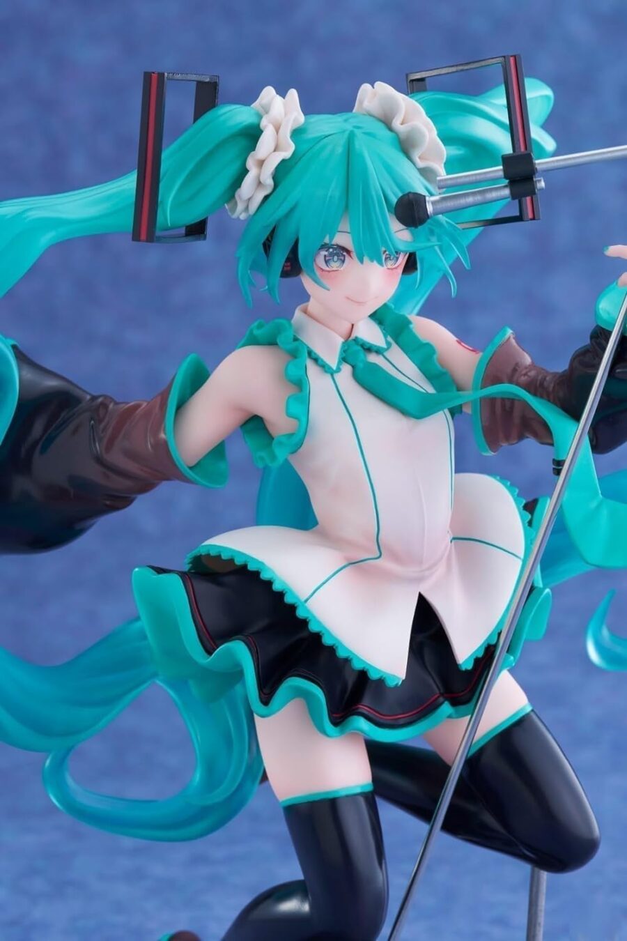 Hatsune Miku AMP+ Figure – Birthday 2023 Ver. - Image 3